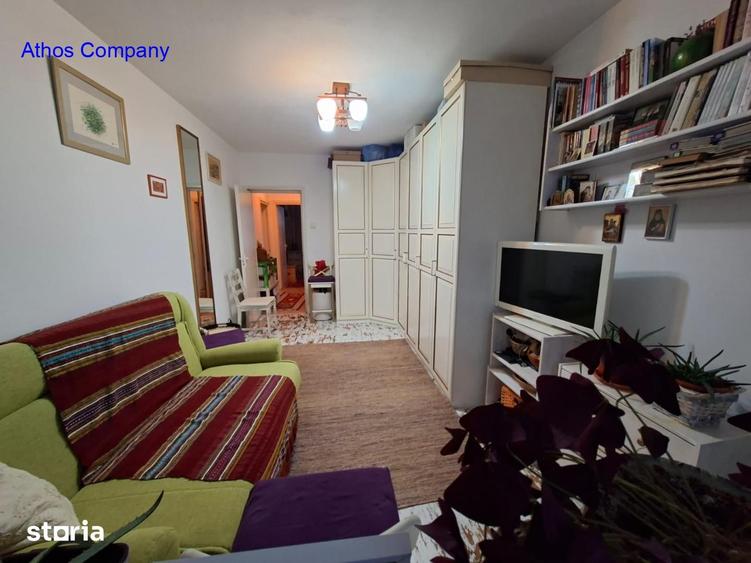 Apartament cu 3 camere semidecomandat, mobilat în Ștefan cel Mare