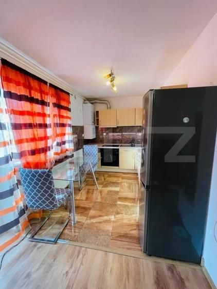 Apartament cu 3 camere semidecomandat, mobilat în Florești