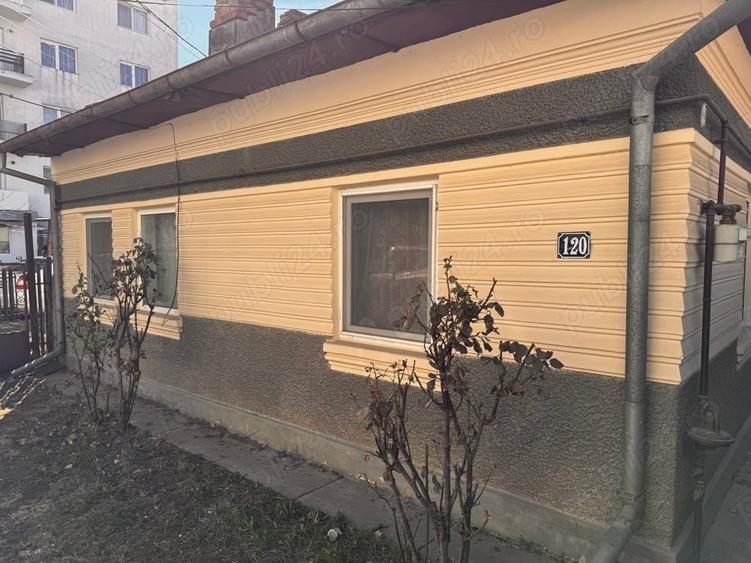 Casă cu 4 camere cu Teren 446 Mp în Central