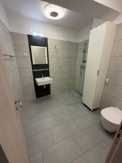 Apartament cu 2 camere circular, mobilat în Est