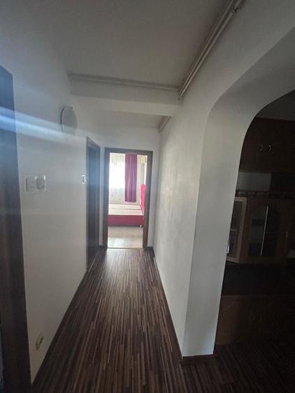 Apartament cu 4 camere semidecomandat în Drumul Taberei
