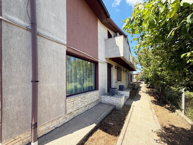 Duplex cu 7 camere cu Canalizare în Cumpăna