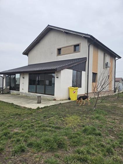 Casă cu 4 camere în Central