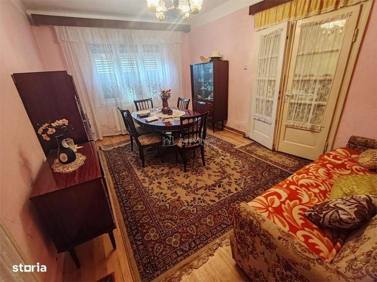 Casă cu 4 camere în Central