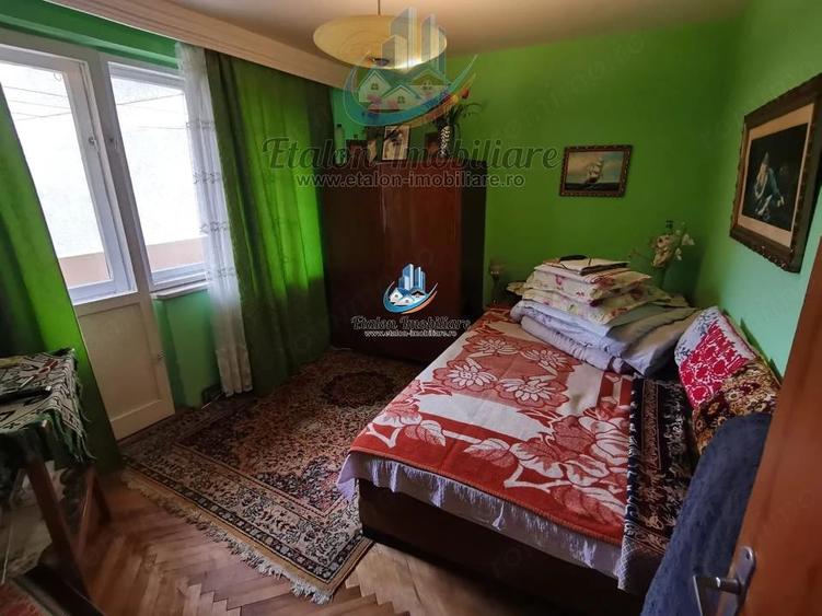 Apartament cu 3 camere decomandat în Dărmănești