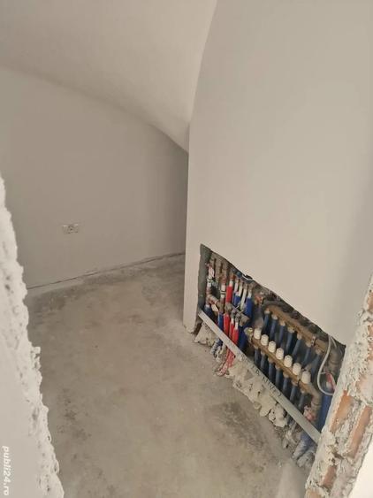 Casă cu 7 camere în Giroc