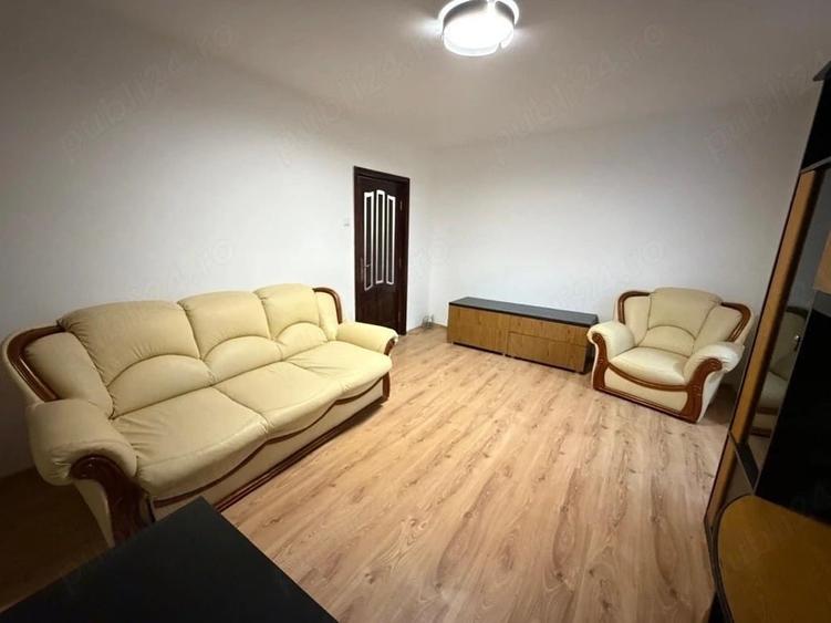 Apartament cu 2 camere semidecomandat în Podu Roș