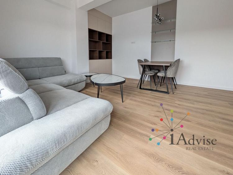 Apartament cu 2 camere decomandat, mobilat în Tractorul