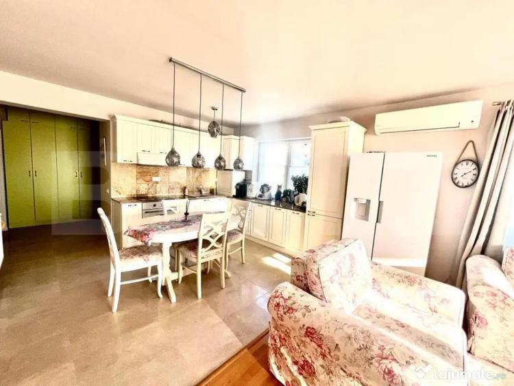 Apartament cu 3 camere semidecomandat în Europa