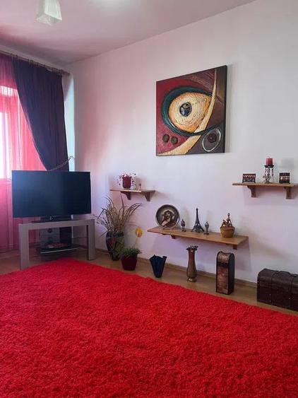 Apartament cu 3 camere decomandat în Păcurari