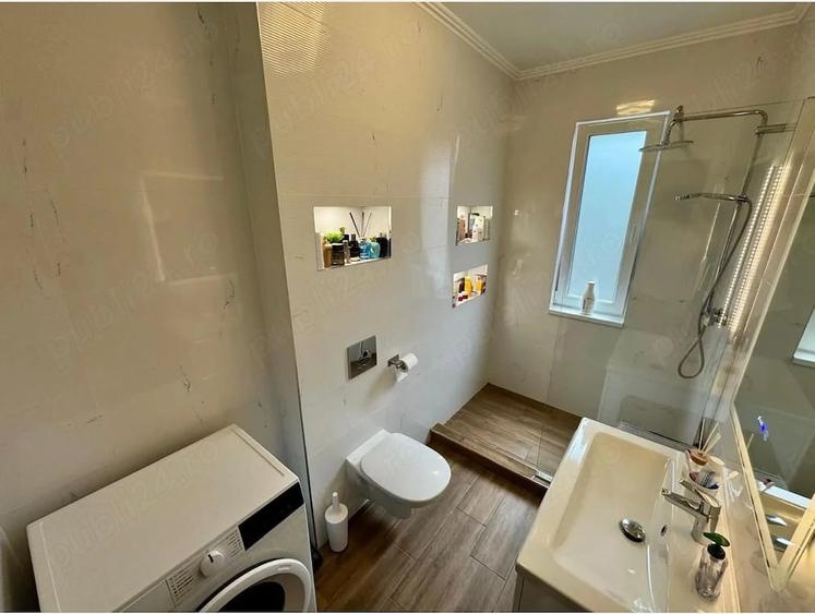 Apartament cu 3 camere decomandat în Florești