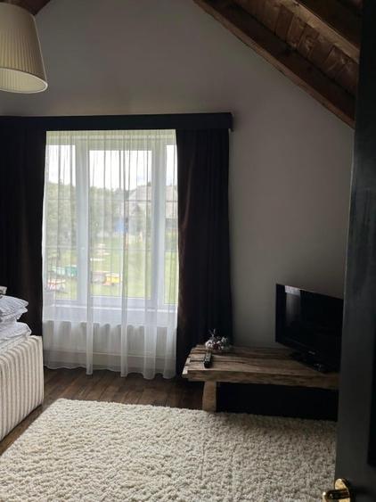 Casă cu 5 camere cu Teren 4800 Mp în Șurdești