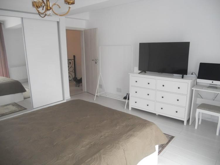 Casă cu 4 camere cu Teren 250 Mp în Domnești