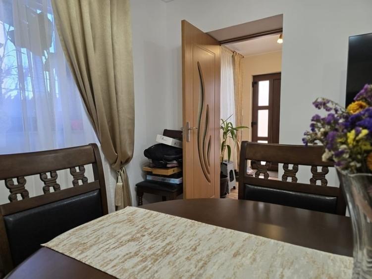 Casă individuală cu 4 camere în Central