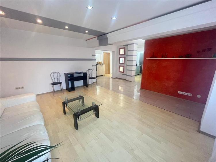 Apartament 3 camere 2 balcoane etaj 1 - zona Centrala - 4
