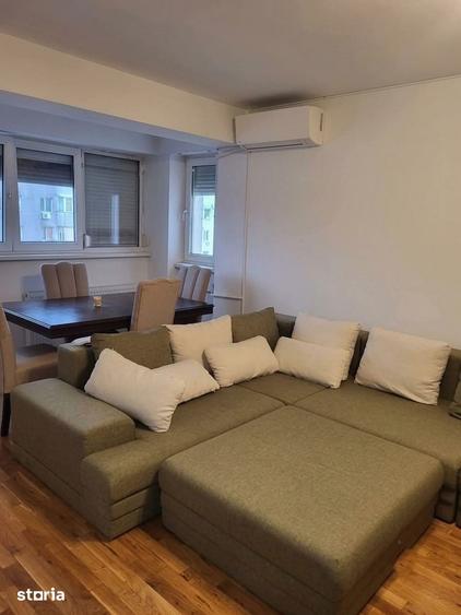 Apartament cu 2 camere decomandat în Titan