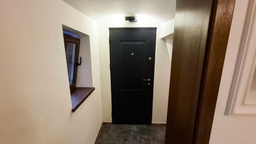 Apartament cu 3 camere semidecomandat, mobilat în Kiseleff