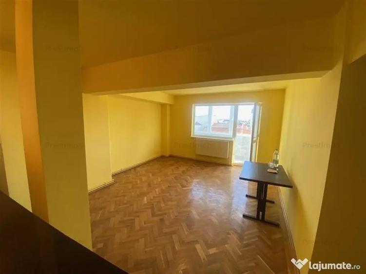 Apartament cu 4 camere decomandat în Ultracentral