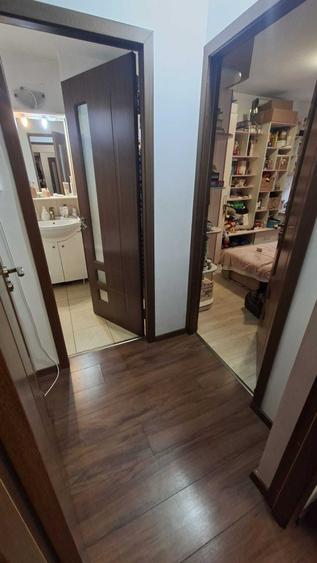 Apartament cu 2 camere semidecomandat în Aleea Carpați