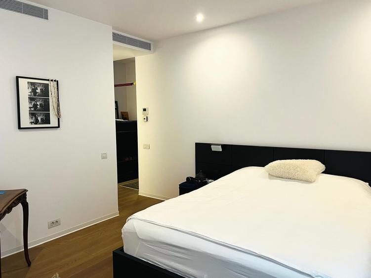 Apartament cu 4 camere în Aviatorilor