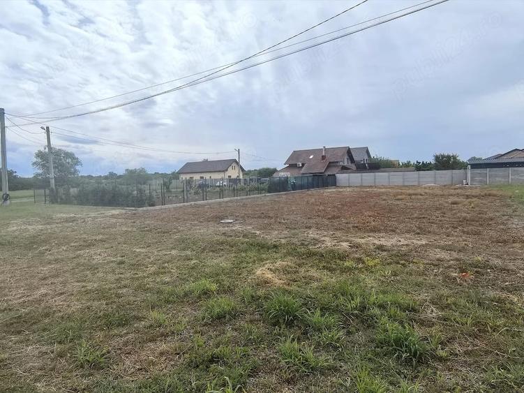 Teren de 698 mp, în Central