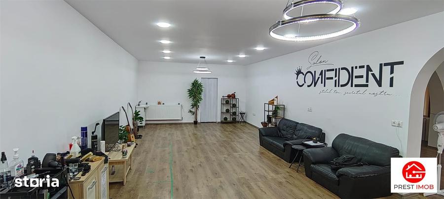 Casă cu 7 camere cu Teren 2667 Mp în Central