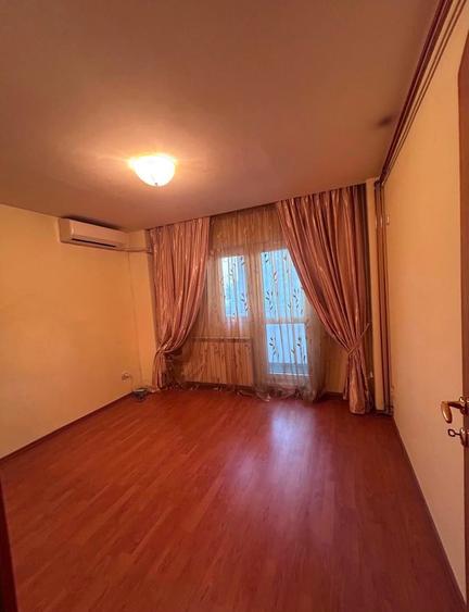 Apartament cu 2 camere semidecomandat în Văcăresti