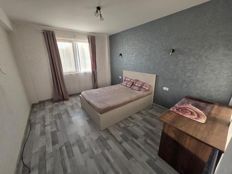 Apartament cu 3 camere semidecomandat, mobilat în Valea Lupului