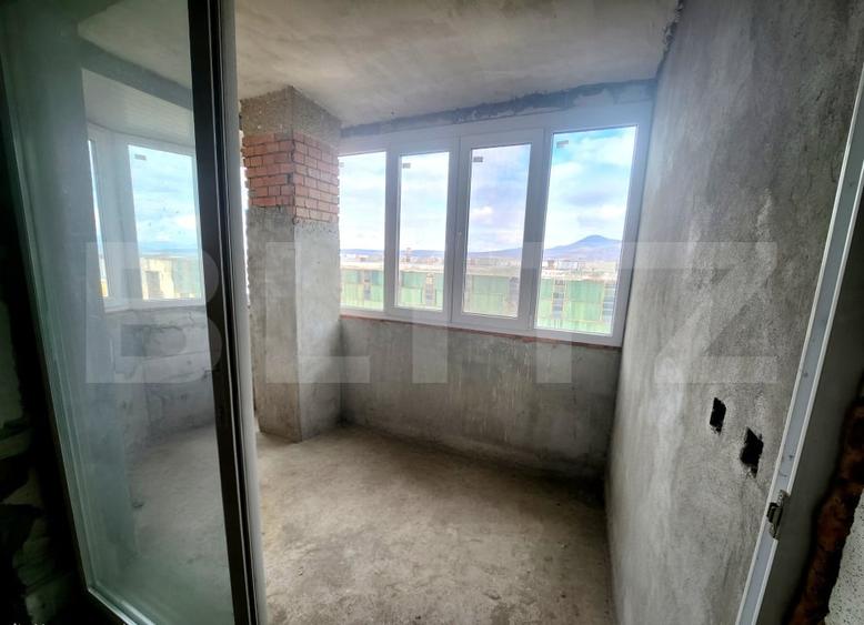 Apartament cu 3 camere semidecomandat în Cugir