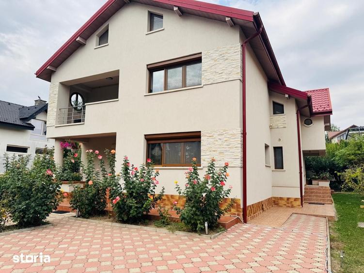 Casă cu 5 camere cu Teren 780 Mp în Nicolina