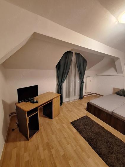 Apartament cu 1 camera decomandat,zona Mall - 7