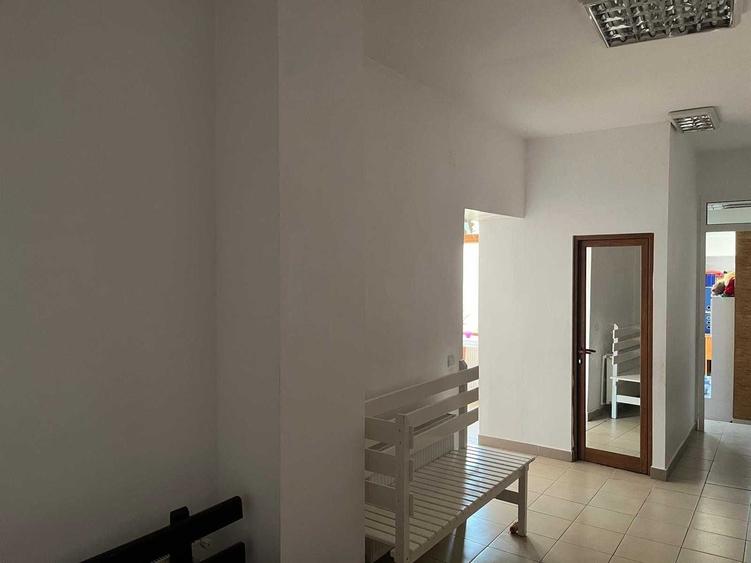 Casă cu 4 camere în Sârbi