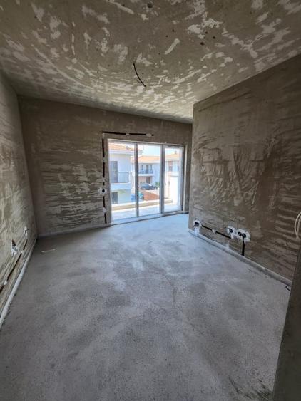 Duplex cu 4 camere cu Canalizare în Florești