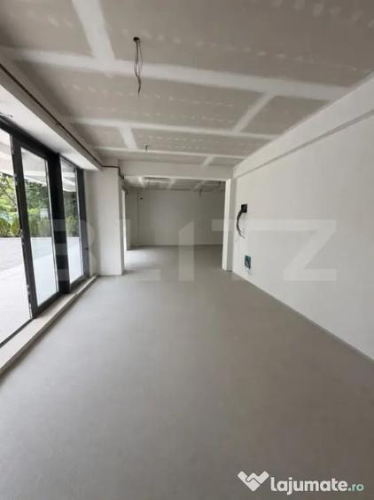 Spațiu comercial, de 101 mp, în Piața Centrală