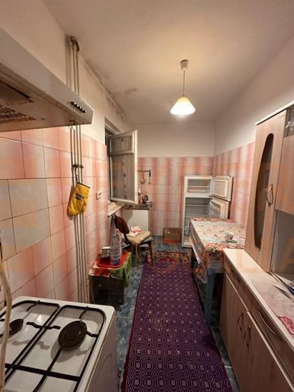 Apartament cu 3 camere semidecomandat în Tomis Nord