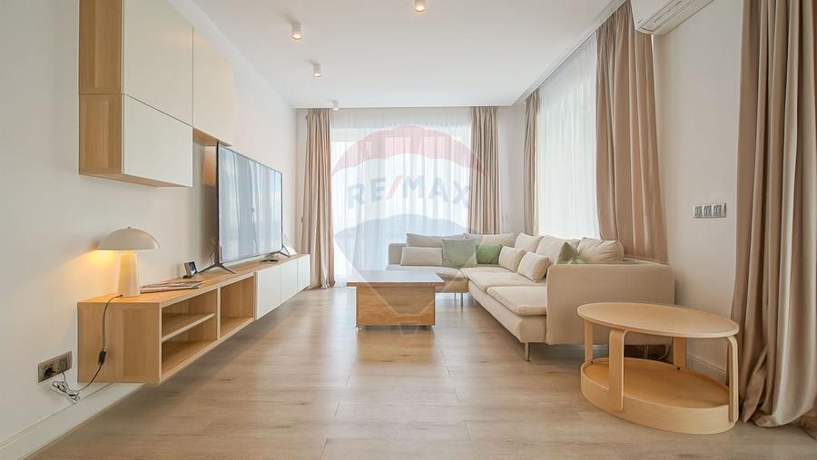 Penthouse cu 4 camere decomandat în Tractorul