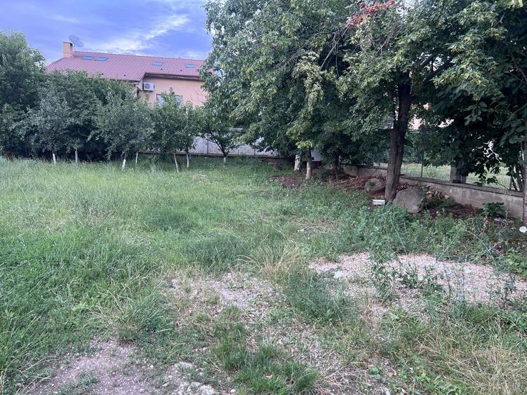 Teren Construcții intravilan de 749.90002441406 mp, în Nord-Est