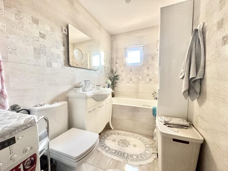 Apartament cu 2 camere semidecomandat, mobilat în Soarelui