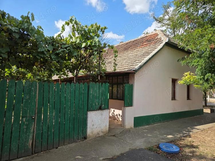 Casă cu 2 camere cu Teren 380 Mp în Tomnatic