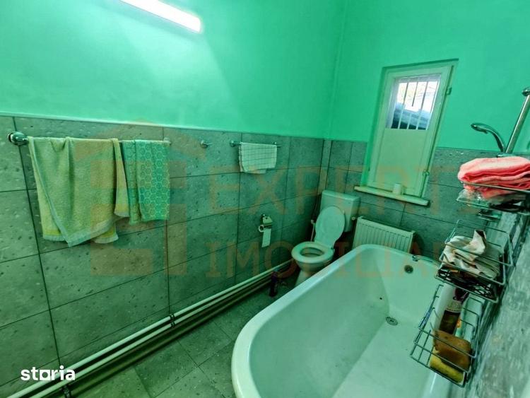 Casă cu 8 camere cu Teren 274 Mp în Tomis II