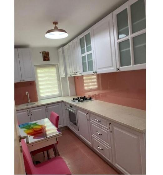 Apartament cu 3 camere decomandat în Tineretului