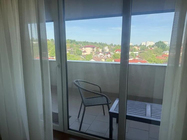 Apartament cu 2 camere decomandat, mobilat în Podul de Fier