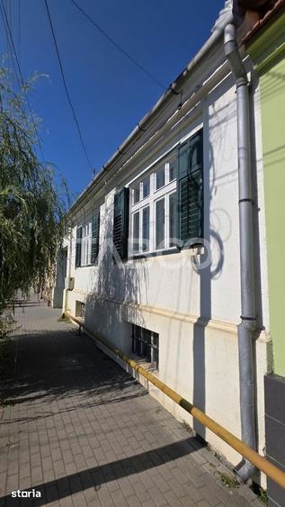 Casă cu 2 camere cu Teren 720 Mp în Central