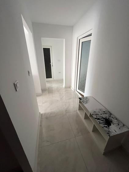 Apartament cu 3 camere decomandat în Micro 11
