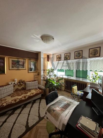 Apartament cu 4 camere decomandat în Simion Bărnuțiu