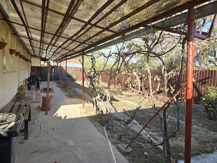 Casă cu 4 camere cu Teren 1069 Mp în Cadăr