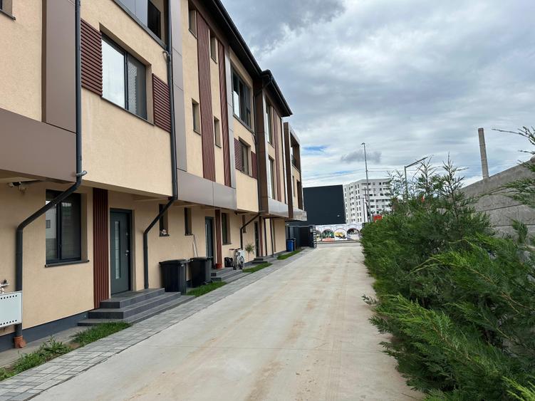 Casă cu 5 camere cu Canalizare în Metalurgiei