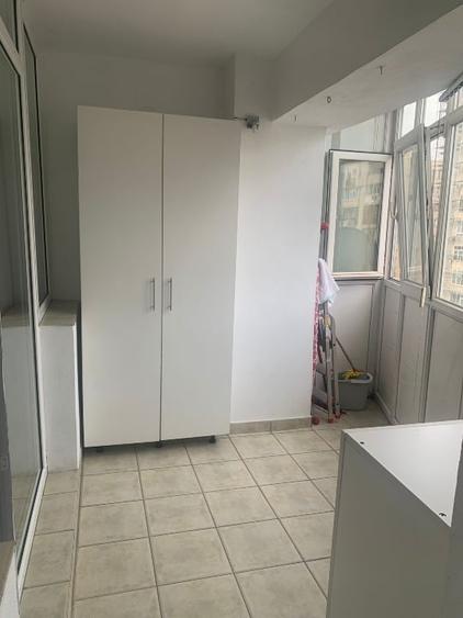 Apartament cu 3 camere decomandat, mobilat în Nerva Traian