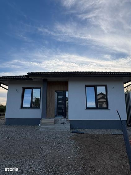 Casă cu 4 camere cu Teren 600 Mp în Oșorhei