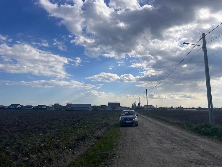 Teren de 6115 mp, în Central